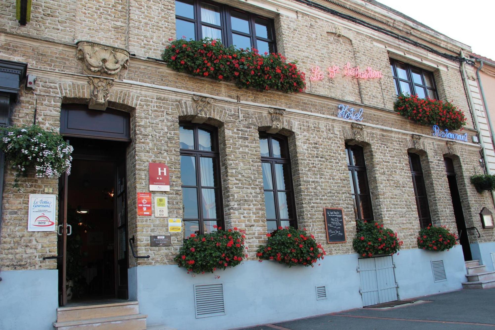 Hotel Le Saint Sebastien Blendecques Exterior foto